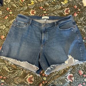 Abercrombie & Fitch 4” Mom Short